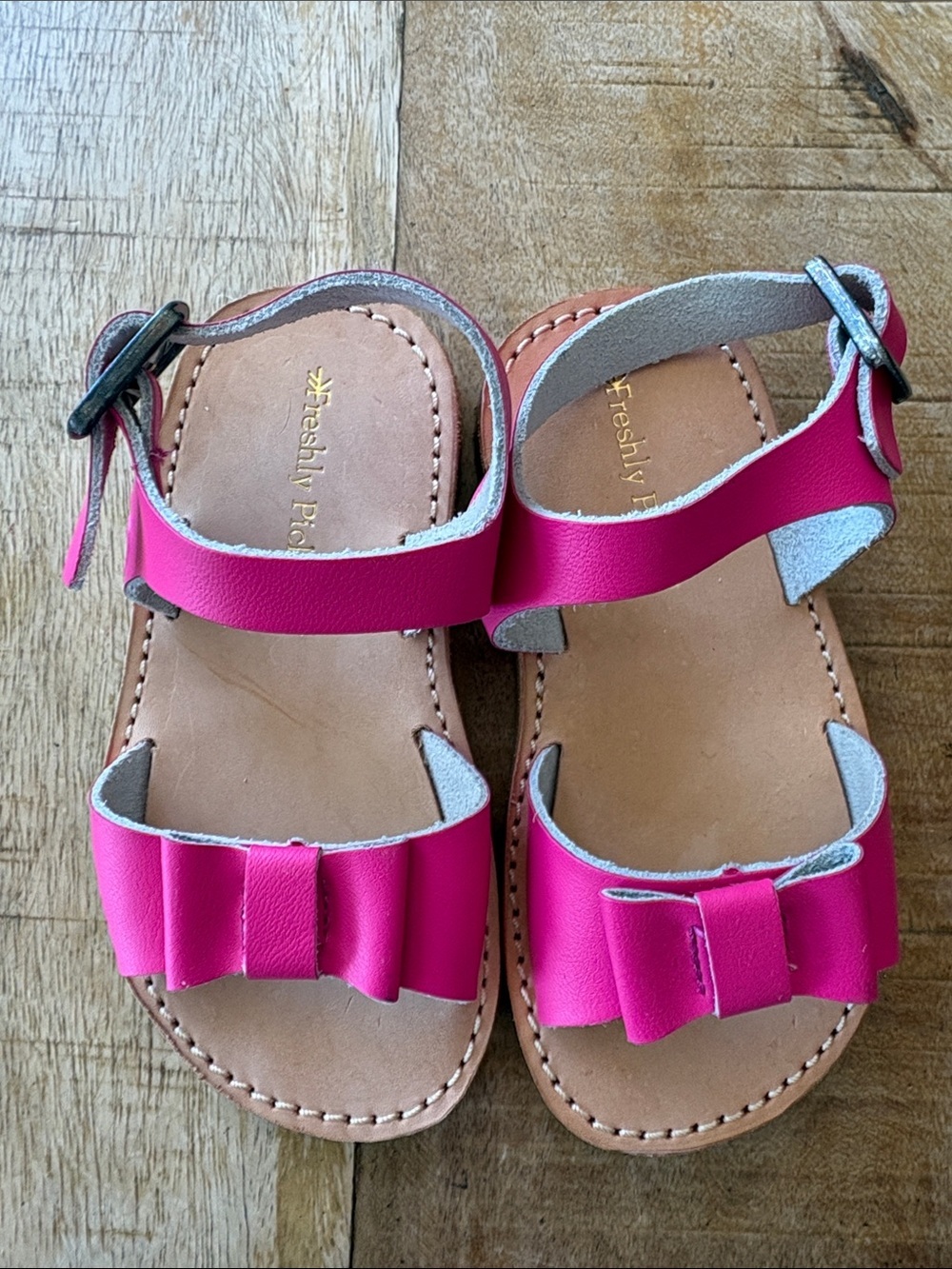 Freshly Picked Hot Pink Leather Bow Sandals for Girls Toddler size 5